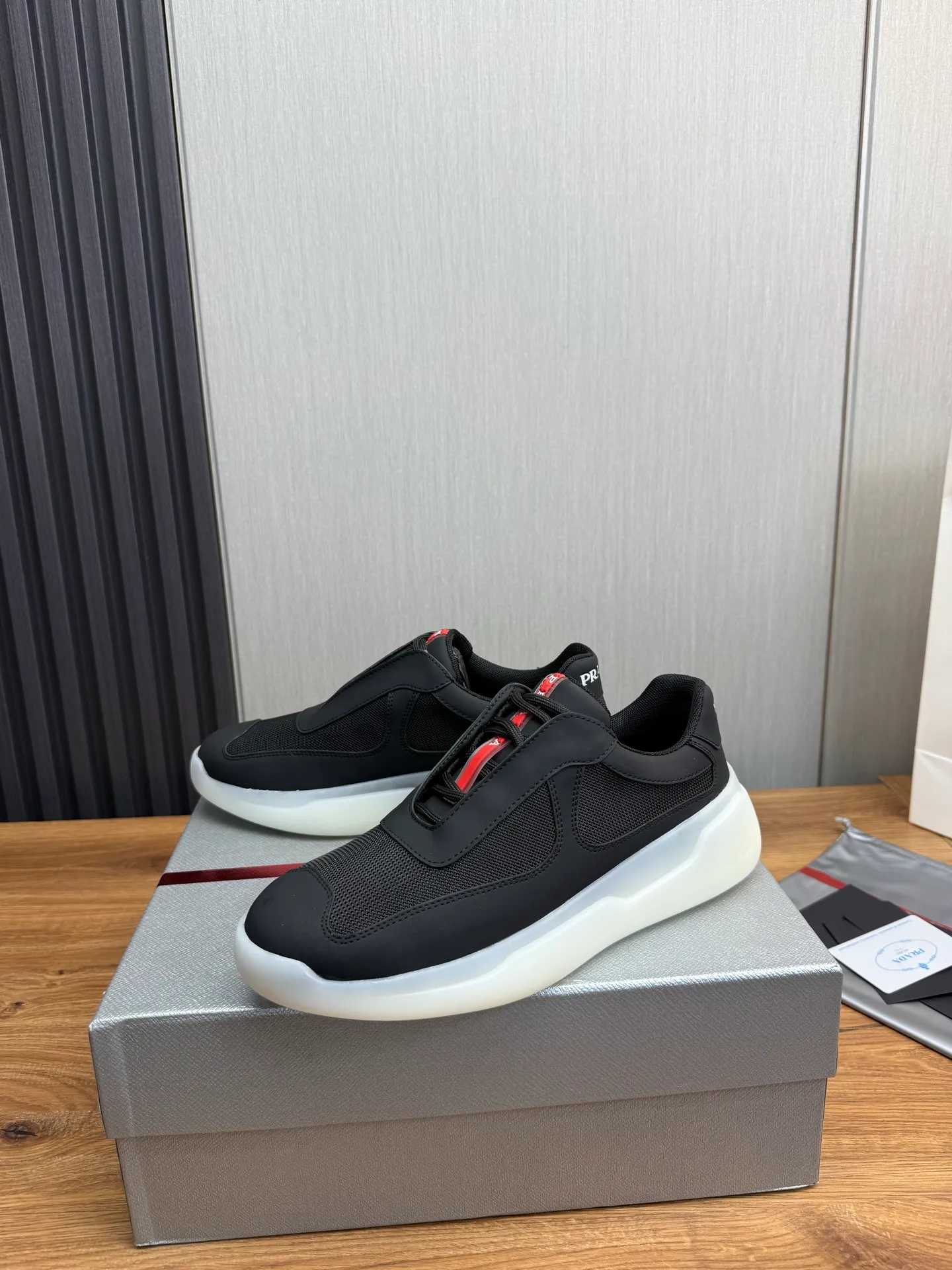Men's shoes 💰600💰 [PRADA] New models synchronized with the official website, high-quality shipments ✔️Best sellers🔥 Original cowhide + cowhide lining, 1🆚1 replica, original sole, 38-45 (men's 45 is custom-made and cannot be returned or exchanged)